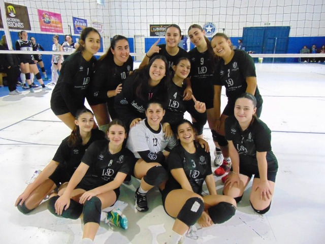Estudiantes, campen invicto del Primer Grand Prix